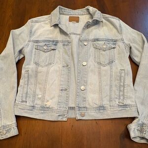American Eagle Outfitters Light Wash Denim Jacket